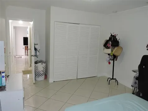 551 E 39th Street Hialeah FL 33013
