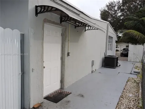 551 E 39th Street Hialeah FL 33013