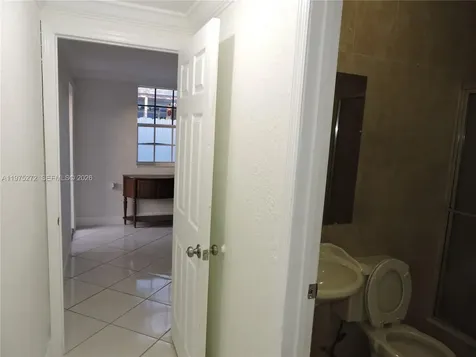 551 E 39th Street Hialeah FL 33013