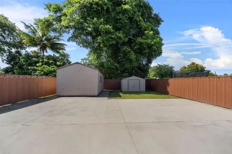 3151 NW 59th Street Miami FL 33142