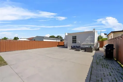 3151 NW 59th Street Miami FL 33142