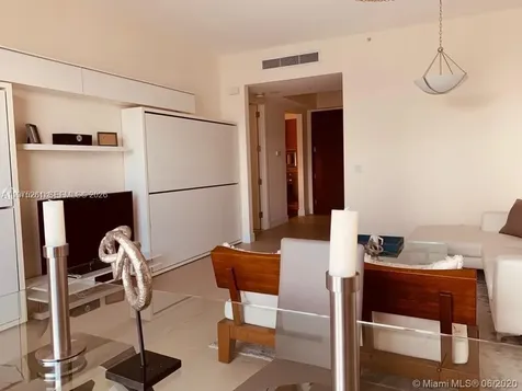 1425 Brickell Avenue Miami FL 33131