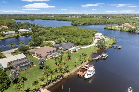 2674 SE Erickson Drive Port St. Lucie FL 34984