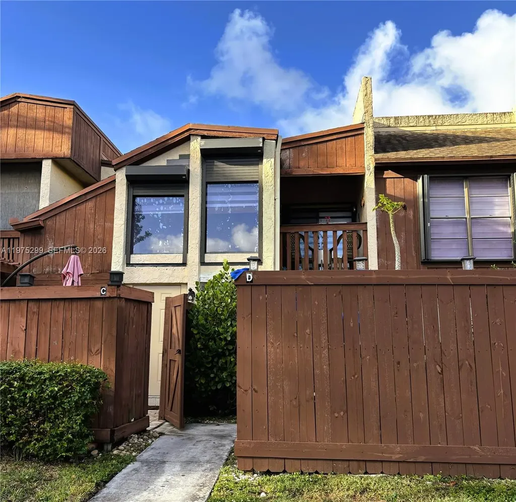 6937 SW 115th Place Miami FL 33173