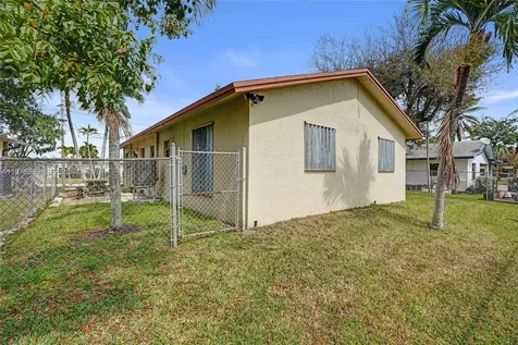 215 NW 12th Court Dania Beach FL 33004