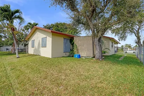215 NW 12th Court Dania Beach FL 33004