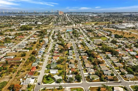 1160 W 26 Th Court Riviera Beach FL 33404