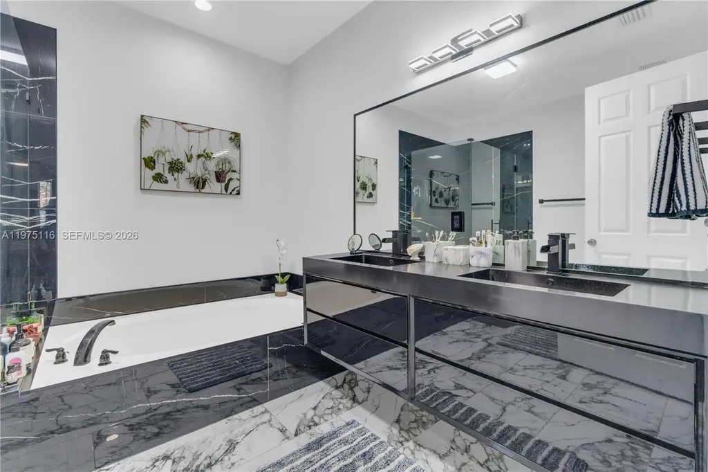 1019 W Longport Circle Delray Beach FL 33444