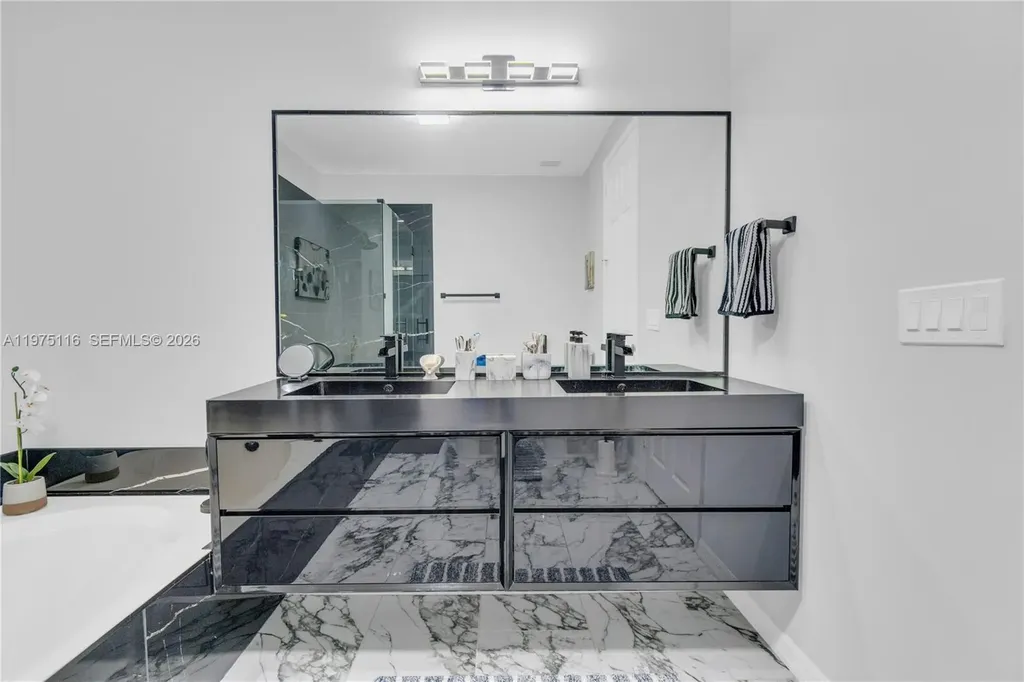 1019 W Longport Circle Delray Beach FL 33444