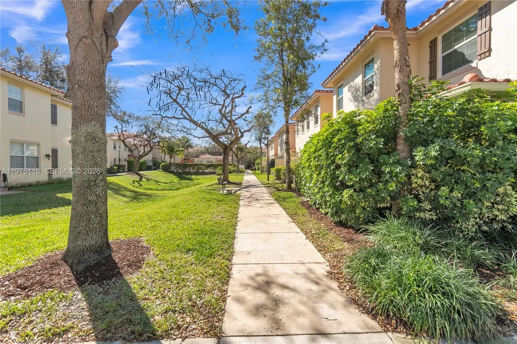 1019 W Longport Circle Delray Beach FL 33444