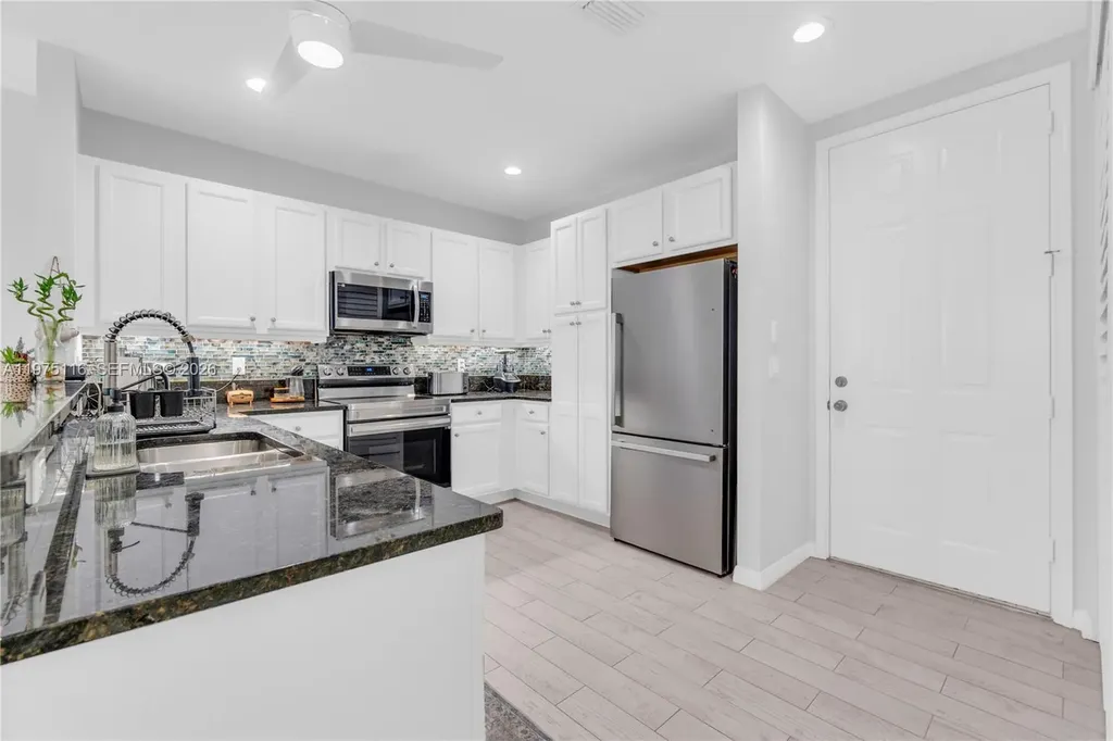 1019 W Longport Circle Delray Beach FL 33444