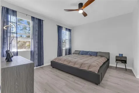 1019 W Longport Circle Delray Beach FL 33444