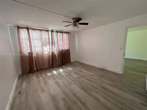 8962 S Hollybrook Boulevard Pembroke Pines FL 33025