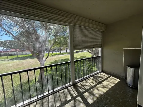 8962 S Hollybrook Boulevard Pembroke Pines FL 33025