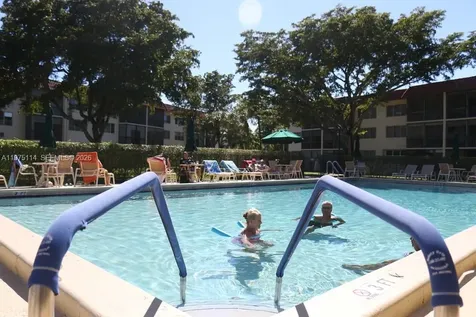 8962 S Hollybrook Boulevard Pembroke Pines FL 33025