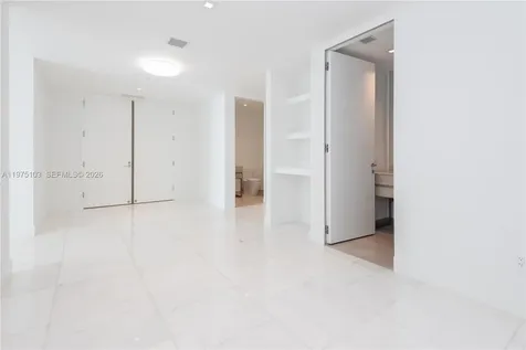 18975 Collins Avenue Sunny Isles Beach FL 33160