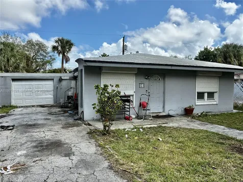 2612 SW 14th Avenue Fort Lauderdale FL 33315