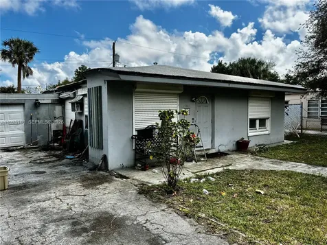 2612 SW 14th Avenue Fort Lauderdale FL 33315