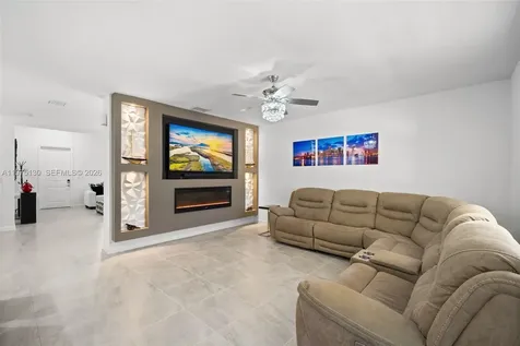 160 SE 23rd Terrace Homestead FL 33033