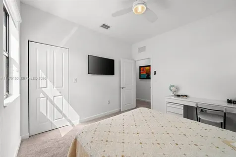 160 SE 23rd Terrace Homestead FL 33033