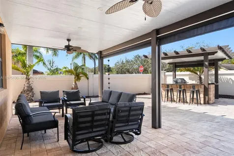 160 SE 23rd Terrace Homestead FL 33033