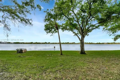 2445 NW 33rd Street Oakland Park FL 33309