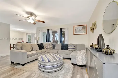 2445 NW 33rd Street Oakland Park FL 33309