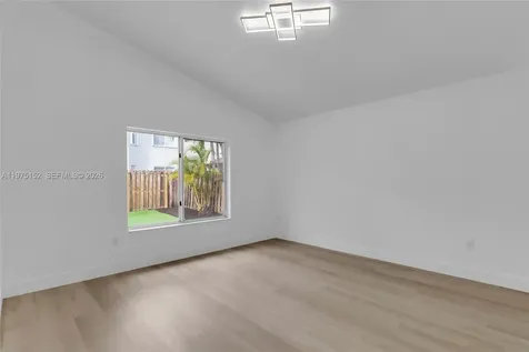 16333 SW 68th Terrace Miami FL 33193