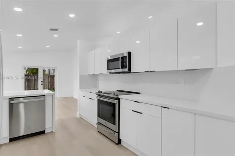 16333 SW 68th Terrace Miami FL 33193