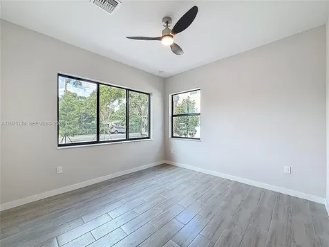 410 NW 41st Street Oakland Park FL 33309