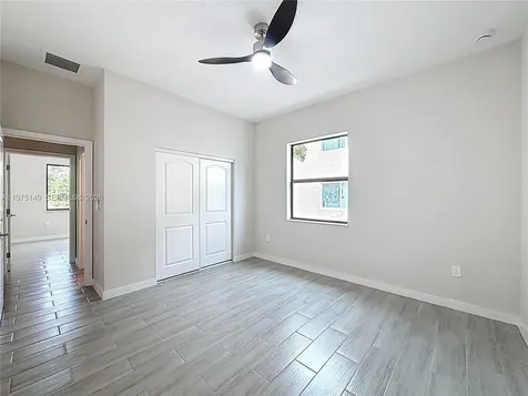 410 NW 41st Street Oakland Park FL 33309