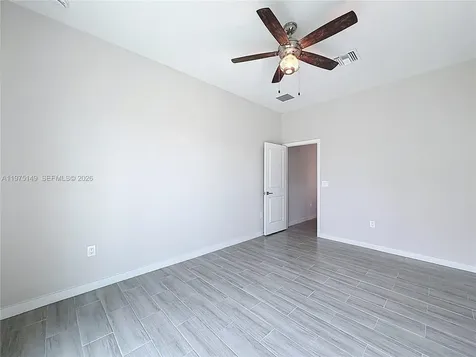 410 NW 41st Street Oakland Park FL 33309