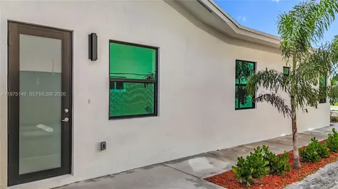 410 NW 41st Street Oakland Park FL 33309