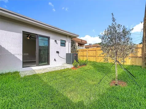410 NW 41st Street Oakland Park FL 33309