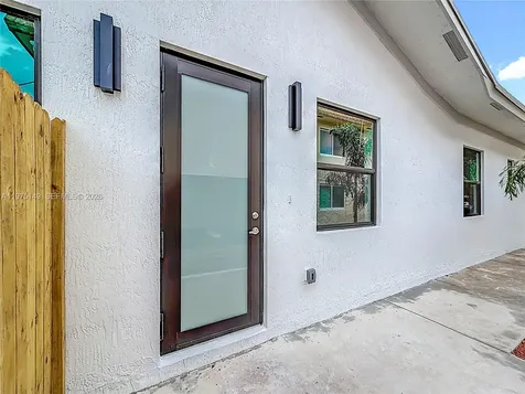 410 NW 41st Street Oakland Park FL 33309