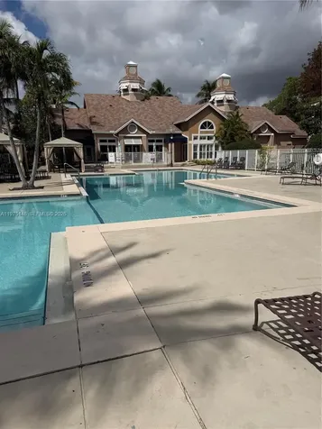 Miami FL 33196