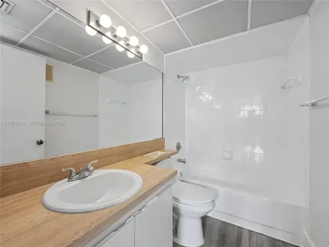 8120 Geneva Court Doral FL 33166