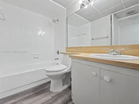 8120 Geneva Court Doral FL 33166