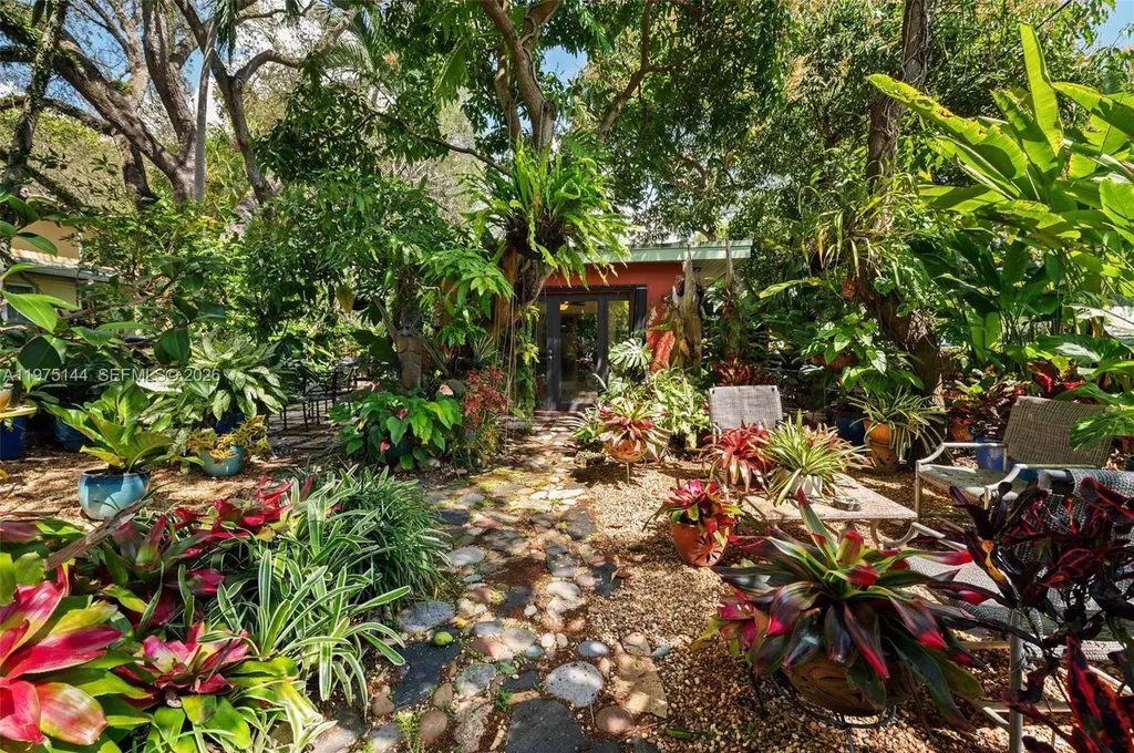 3820 Plaza Street Miami FL 33133