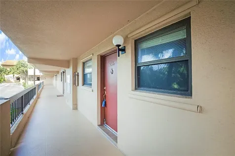 1036 Us Highway 1 North Palm Beach FL 33408