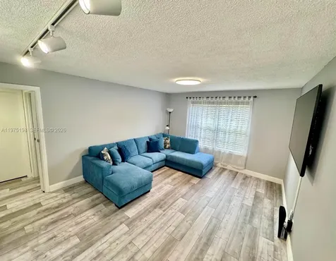 284 NW 69th Avenue Plantation FL 33317