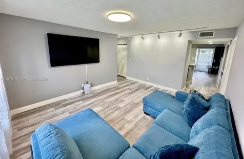 284 NW 69th Avenue Plantation FL 33317