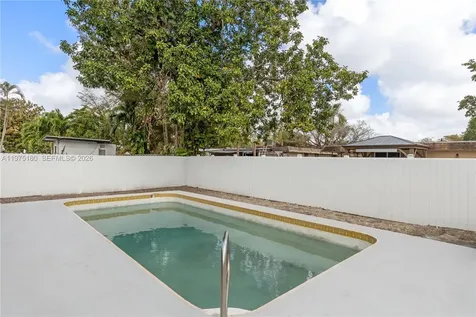 7906 NW 74th Avenue Tamarac FL 33321