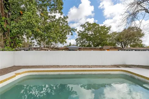 7906 NW 74th Avenue Tamarac FL 33321