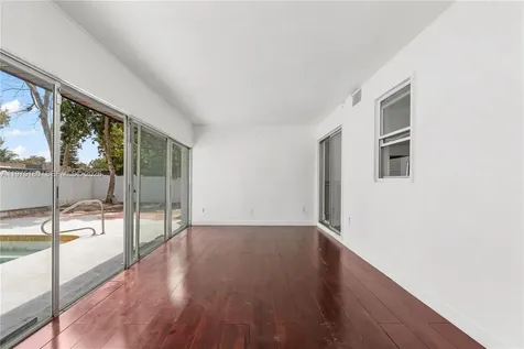 7906 NW 74th Avenue Tamarac FL 33321