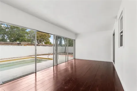 7906 NW 74th Avenue Tamarac FL 33321