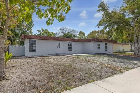 7906 NW 74th Avenue Tamarac FL 33321