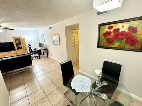 6900 SW 39th Street Davie FL 33314