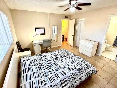 6900 SW 39th Street Davie FL 33314