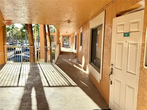 6900 SW 39th Street Davie FL 33314